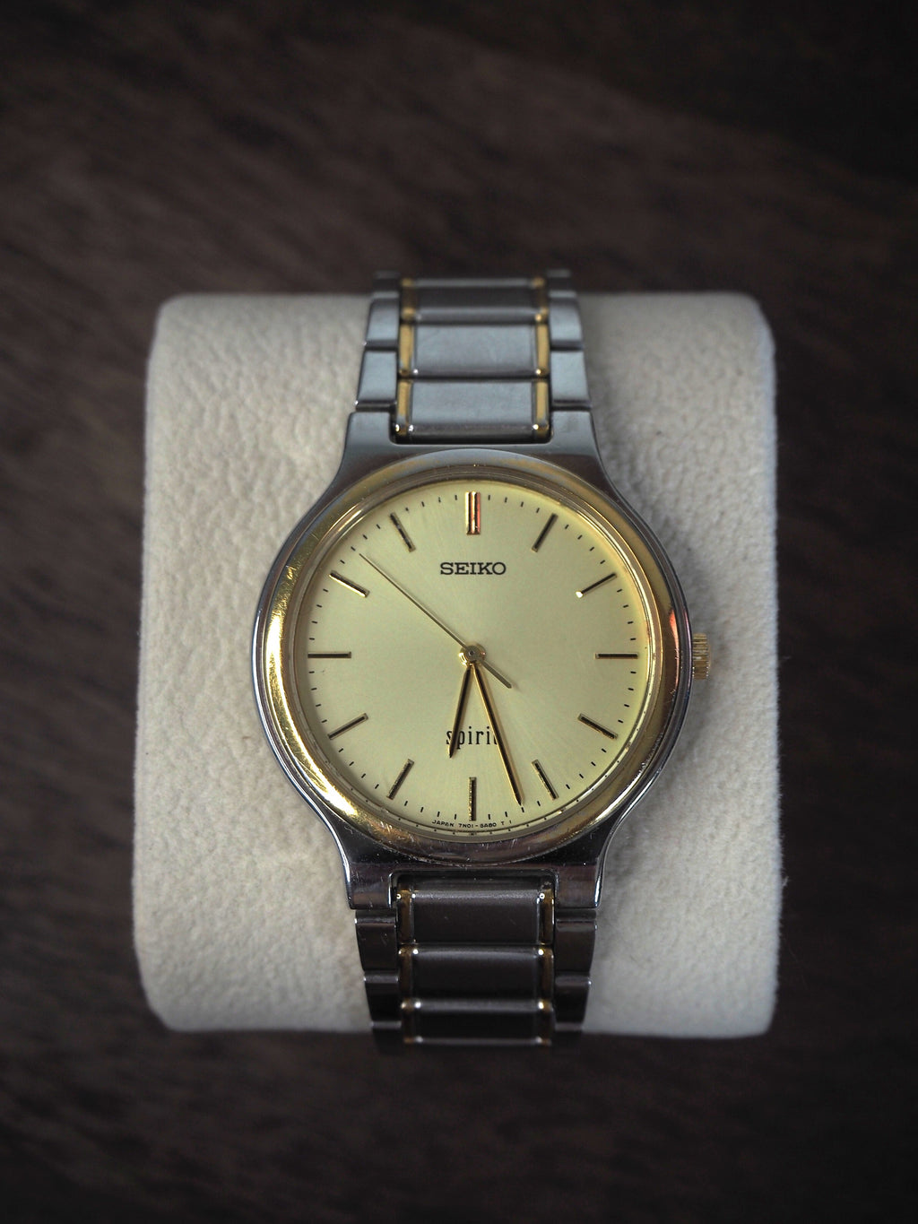 Seiko Spirit 7N01-6A70, cadran champagne